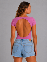 Top Para Mujer Aero Core Solid Basic Bare Vivid Fucsia 2321