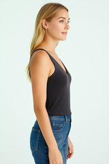 Top Para Mujer Aero Core Solid Basic Bare Dark Black 1255